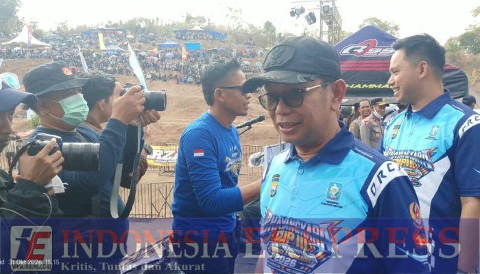 Penuh Semangat, Bupati Suwardi Haseng Beri Dukungan Langsung kepada Kroser Lokal Soppeng